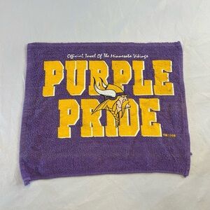 Vintage 1998 Minnesota Vikings Hand Towel, Size 17” x 15”